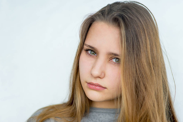 Teenager girl emotional posing isolated - Foto, Imagem