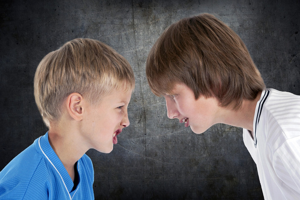 Kinder streiten sich - Foto, Bild