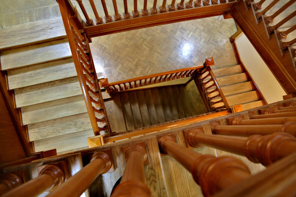 Le scale in casa
 - Foto, immagini