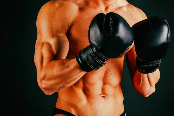 ボクシンググローブの男 - 写真・画像