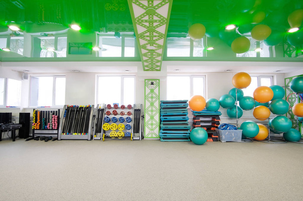 een fitness zaal - Foto, afbeelding