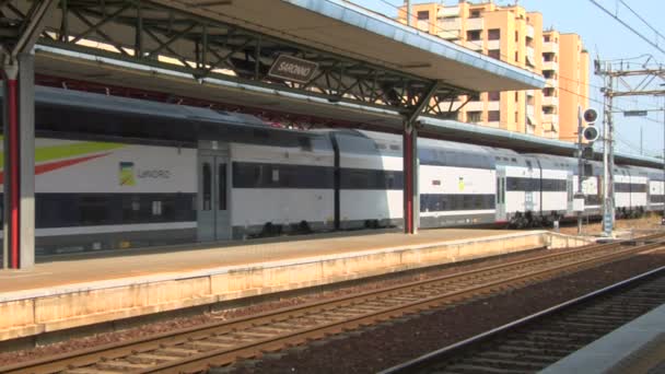 ιταλική προαστιακό σιδηρόδρομο, στο σιδηροδρομικό σταθμό - Πλάνα, βίντεο