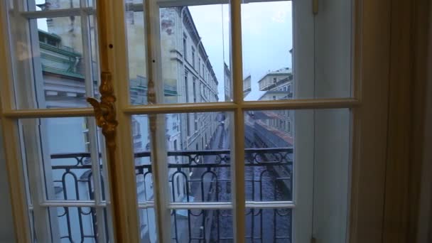 Vista do canal das janelas do Hermitage
 - Filmagem, Vídeo