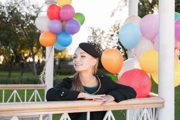 Женщина с воздушными шарами
 - Фото, изображение