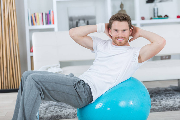 the gym ball and workout - Foto, Bild