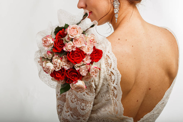 花束を持った花嫁 - 写真・画像