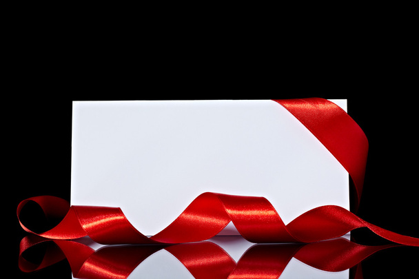 tarjeta de felicitación con la cinta nota luces de Navidad
 - Foto, imagen