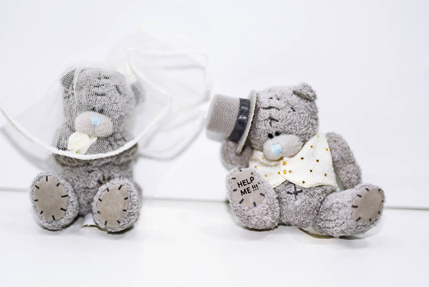 Dos osos de peluche en abstracción de boda
. - Foto, imagen