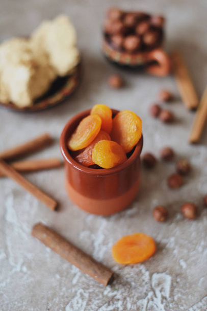 dried apricots on the table - Φωτογραφία, εικόνα
