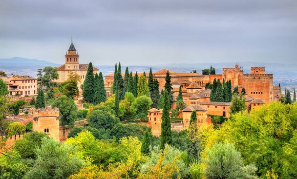 Panoráma, az Alhambra palota, vár komplexum, Granada, Spanyolország - Fotó, kép
