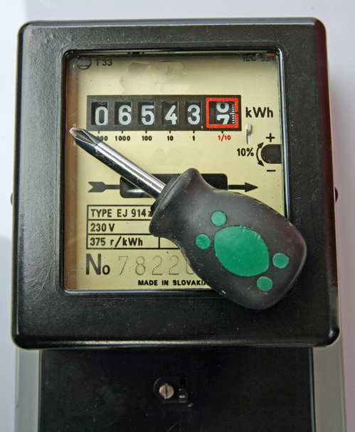 tornavida ve rakamlar bir elektrik sayacı - Fotoğraf, Görsel