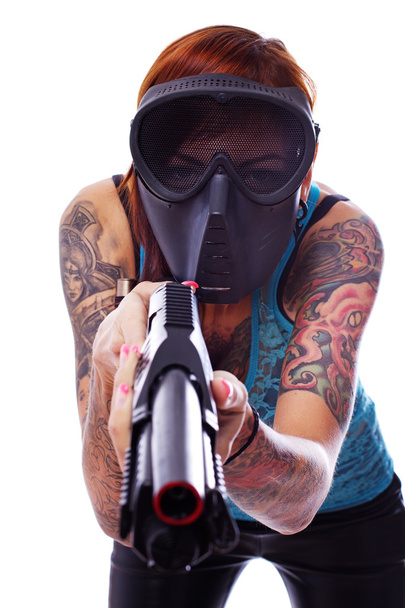 een punk meisje met een jachtgeweer - Foto, afbeelding