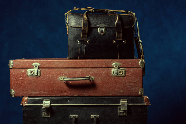 Stack of old suitcases - Foto, Imagem