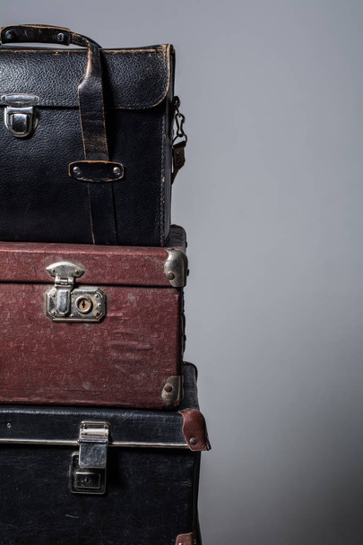 Background stack of old suitcases - Foto, Imagen