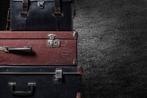 Background stack of old suitcases - Zdjęcie, obraz