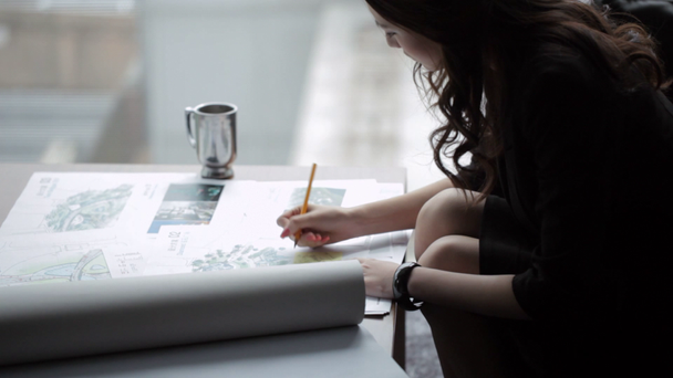business woman writing - Video, Çekim