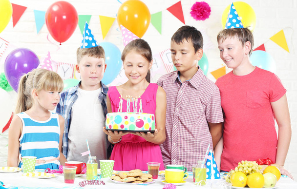 Děti slaví narozeniny - Fotografie, Obrázek