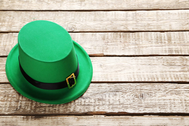 Green St. Patrick day hat  - Zdjęcie, obraz