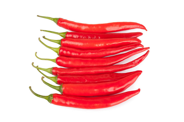 Roter Chili- oder Cayennepfeffer isoliert auf weißem Hintergrund - Foto, Bild