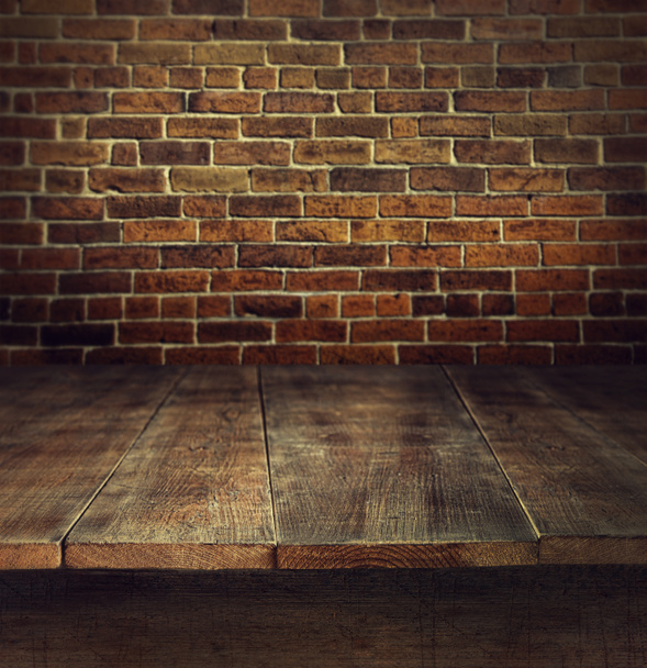 Régi fából készült asztal háttér tégla - Fotó, kép