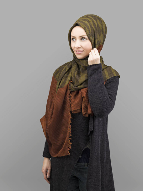 young beautiful muslim women posing with scarf - Foto, imagen
