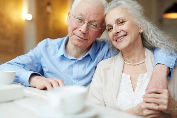 Seniorenpaar im Café - Foto, Bild
