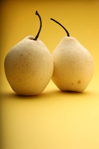 Two white pears  - Foto, Imagen