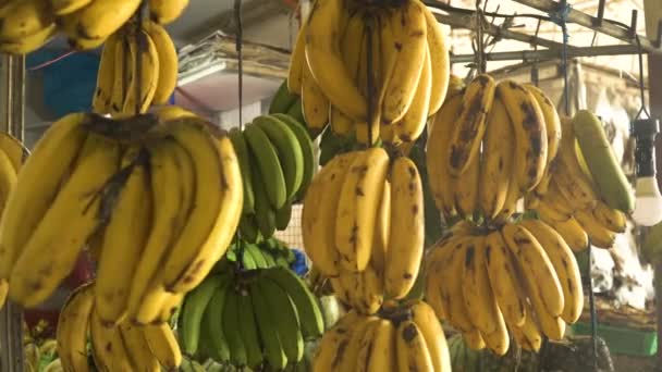 果物市場でバナナ - 映像、動画