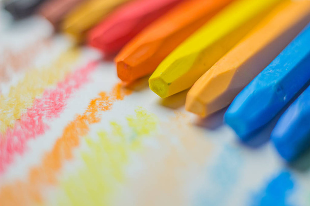 A set of colored crayons - Foto, imagen