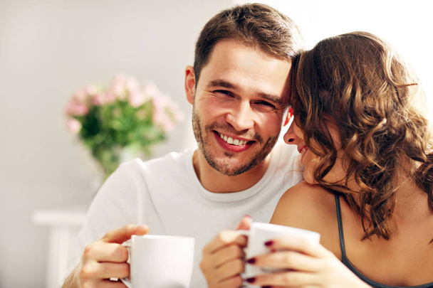  jovem casal beber café - Foto, Imagem