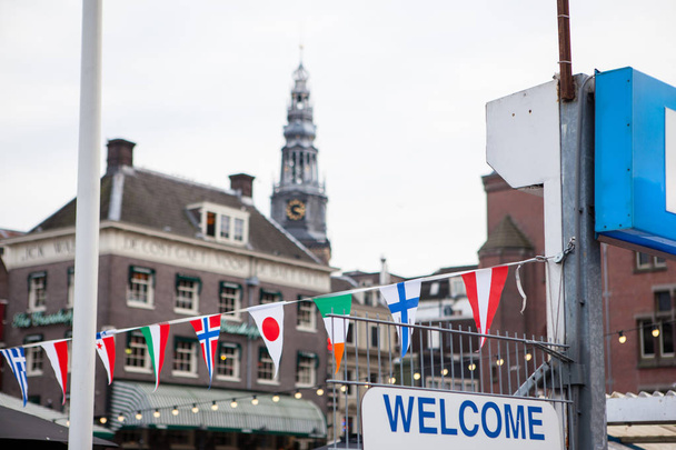Flaggen verschiedener Länder in den Niederlanden - Foto, Bild