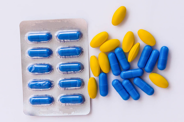 Pharmazeutische Pillen Medizin & Kapsel-Antibiotika  - Foto, Bild