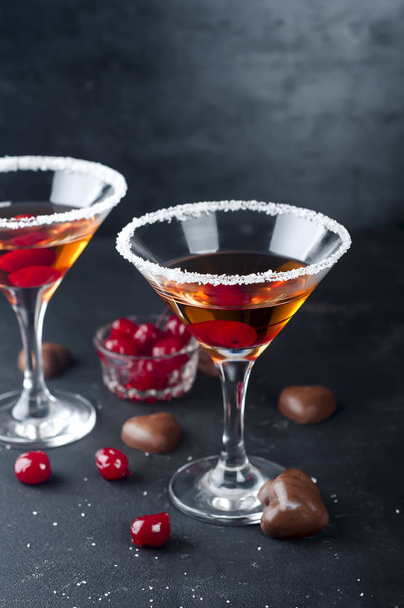 cocktails met cherry - Foto, afbeelding