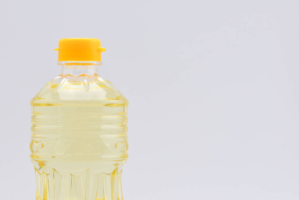 vegetable oil bottle on white screen - Foto, Imagem
