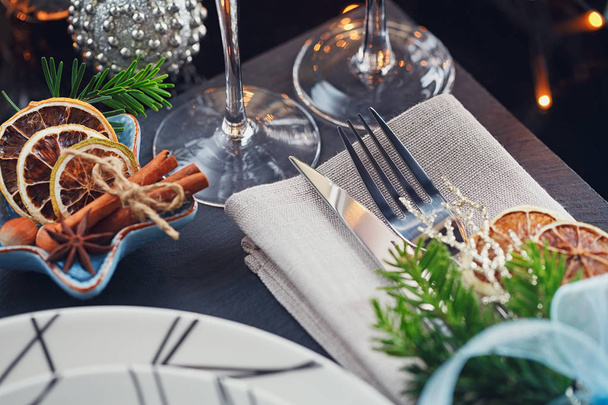 Winter table setting with Christmas decoration - Foto, Imagem