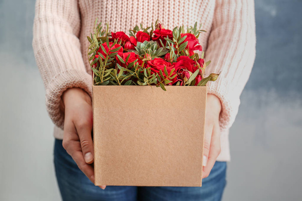 Woman holding beautiful roses - Фото, изображение