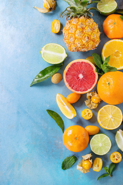 Variety of citrus fruits - Fotoğraf, Görsel