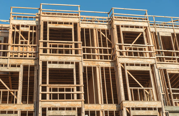 Структура деревини в будівництві
 - Фото, зображення