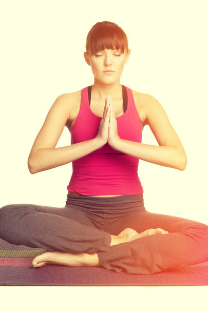 Mujer de meditación de yoga
 - Foto, imagen