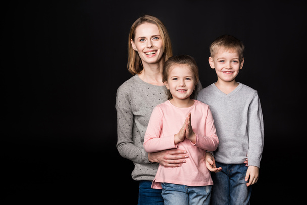 Happy mother with kids - Valokuva, kuva