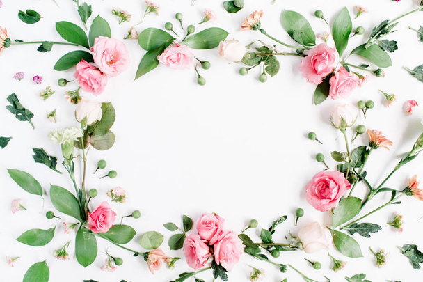 Round frame made of pink and beige roses - Photo, Image
