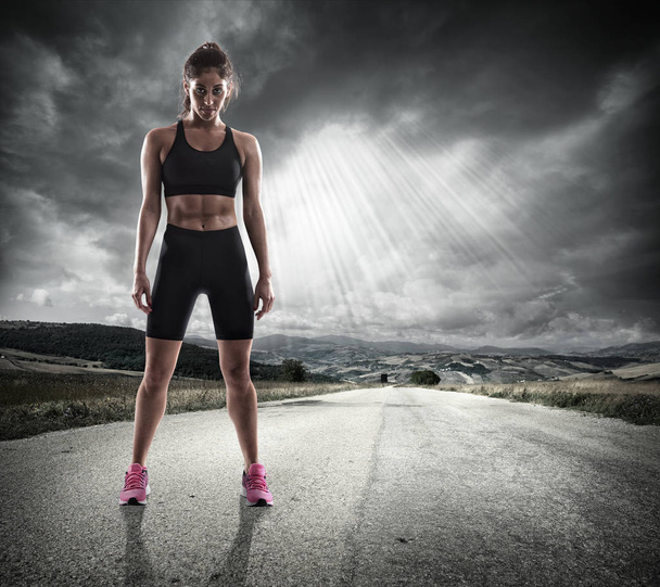 kobieta lekkoatletycznego biegacz - Zdjęcie, obraz