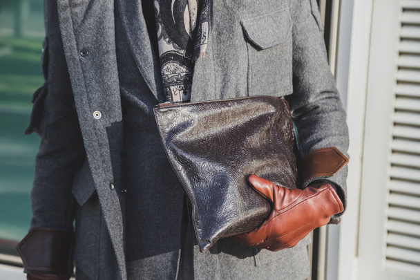 Деталь сумки на Неделе моды в Милане
 - Фото, изображение