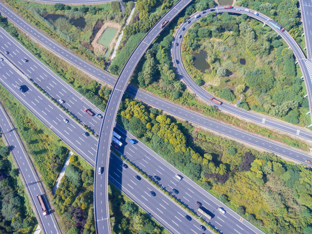 Luchtfoto van de snelweg - Foto, afbeelding