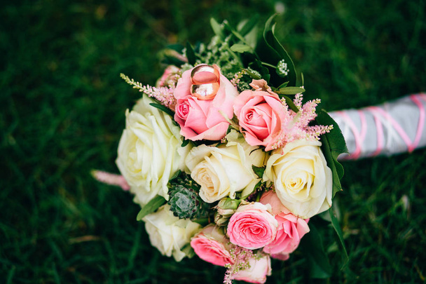 flowers wedding decoration rings - Foto, Bild