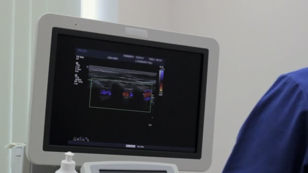 Monitoraggio dispositivo a ultrasuoni primo piano
 - Filmati, video
