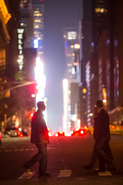 New Yorkin kadut yöllä
 - Valokuva, kuva