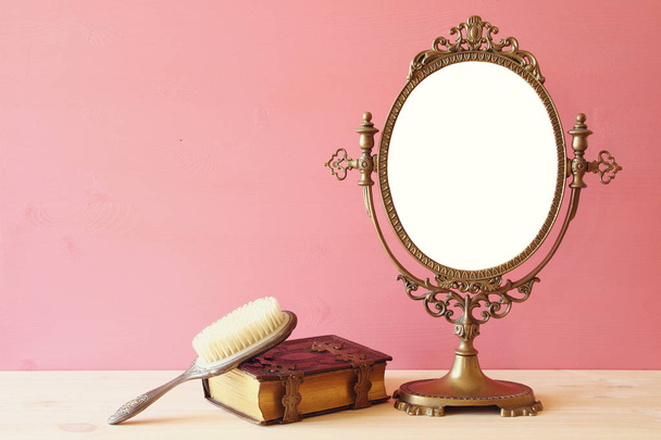 Old vintage oval mirror - Фото, изображение