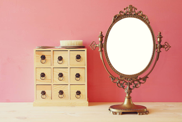 Old vintage oval mirror - Foto, Imagen
