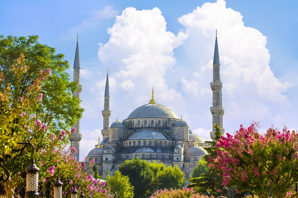 Sulttaani Ahmed moskeija (sininen moskeija), Istanbul, Turkki
. - Valokuva, kuva